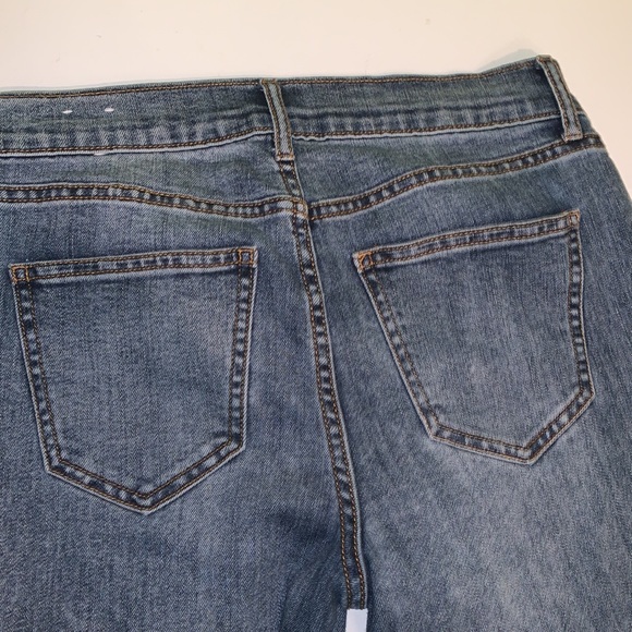 Two-Toned Straight Leg Jeans - Picture 2 of 4